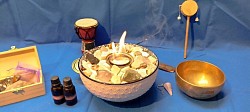 Fogón Místico! Fogón en cerámica térmica labrada. Decoración interior. 7 piedras energéticas variadas. Medidas 21 de diámetro y 10 de alto. Ideal para espacios de meditación, consultorios, terapias energéticas o energizar tu hogar.  Precio $1000